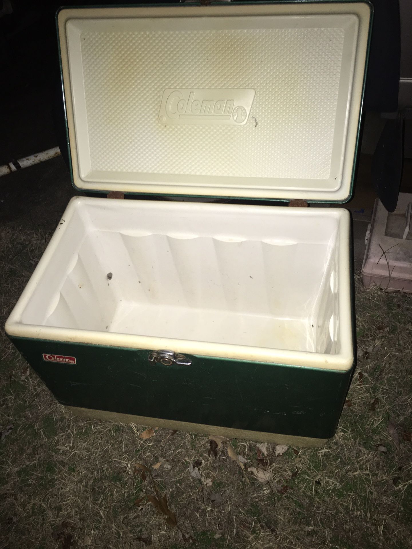 Heavy duty Coleman cooler first 20 takes it firm