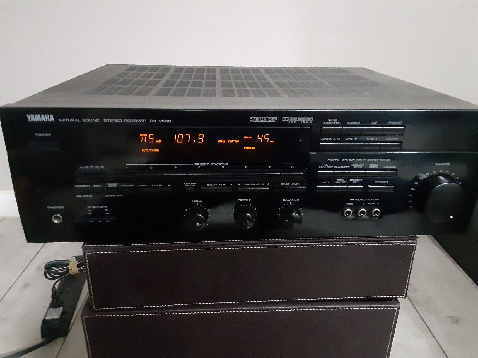 Yamaha RX-V590 Stereo Receiver
