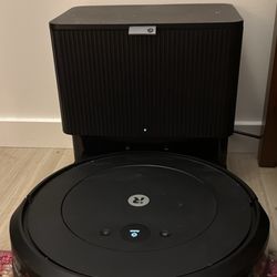 Roomba Vac 2 Essential Robot + AutoEmpty Dock