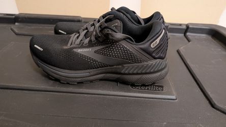 Brook's Cascade 22 Running shoes (new without box)