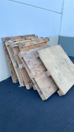 Wooden Pallets $1