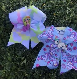 Cheer bows