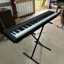 88k Yamaha Electric Piano w/stand