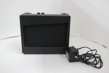 Maestro Mini Guitar Amplifier W/Power Source 