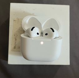 Apple AirPod 4 With Case