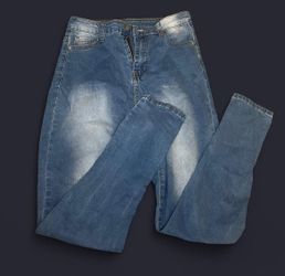 Blue straight-leg blue jeans