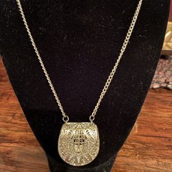 Neclace,  Charm Opens 