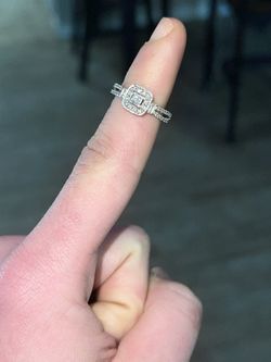 Engagement Ring 10kt White gold