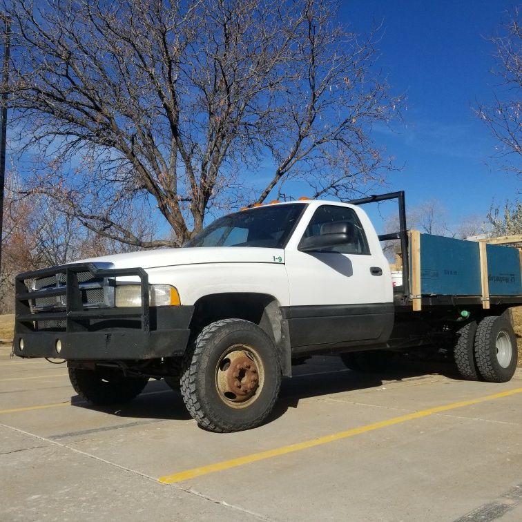 2000 Dodge Ram 3500 Regular Cab & Chassis