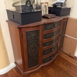 Brown dresser buffet