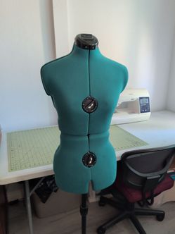 Adjustable dress form mannequin for sewing, fitting