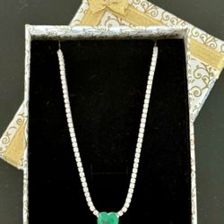 925 Sterling Silver green emerald heart shaped pendant tennis rhinestone necklace  In excellent like new condition  Marked 925 Adjustable chain  