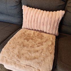 pillow and blanket set