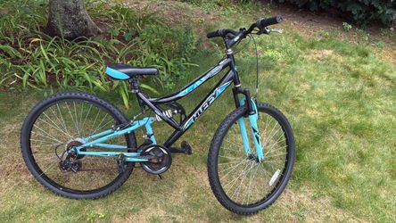 Huffy dual suspicious 18 speed size 26” trail runner