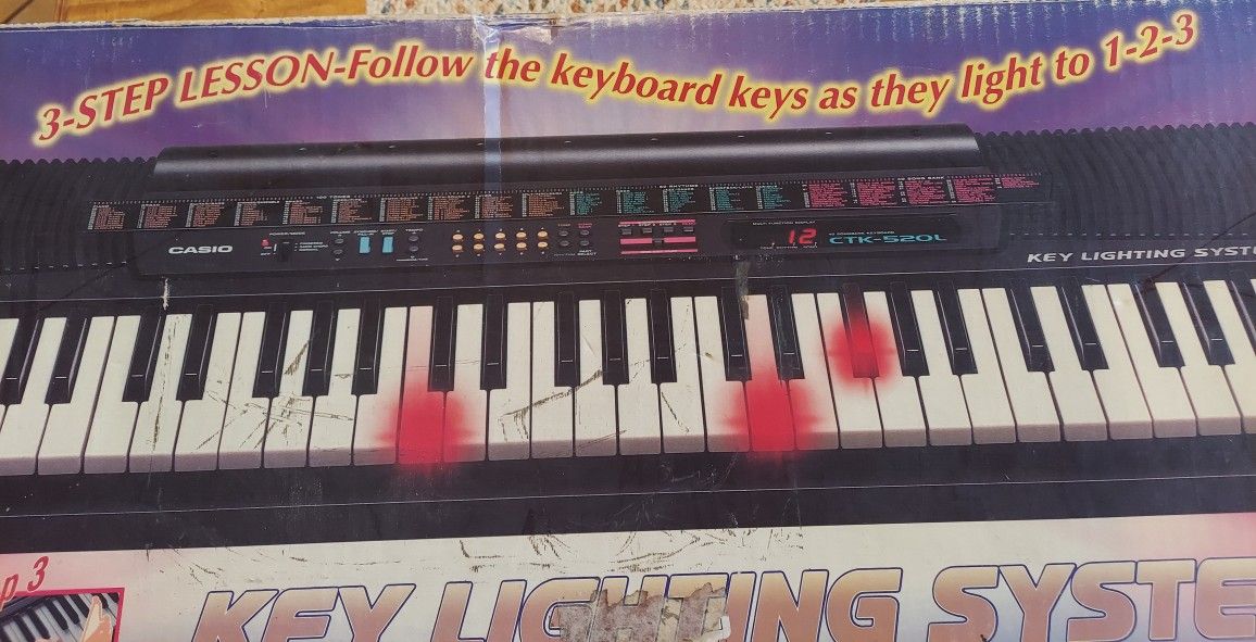 Vintage Classic Casio CTK 520L SongBank Keyboard Instument