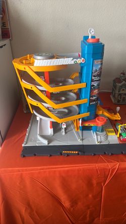 Matchbox garage 25.00
