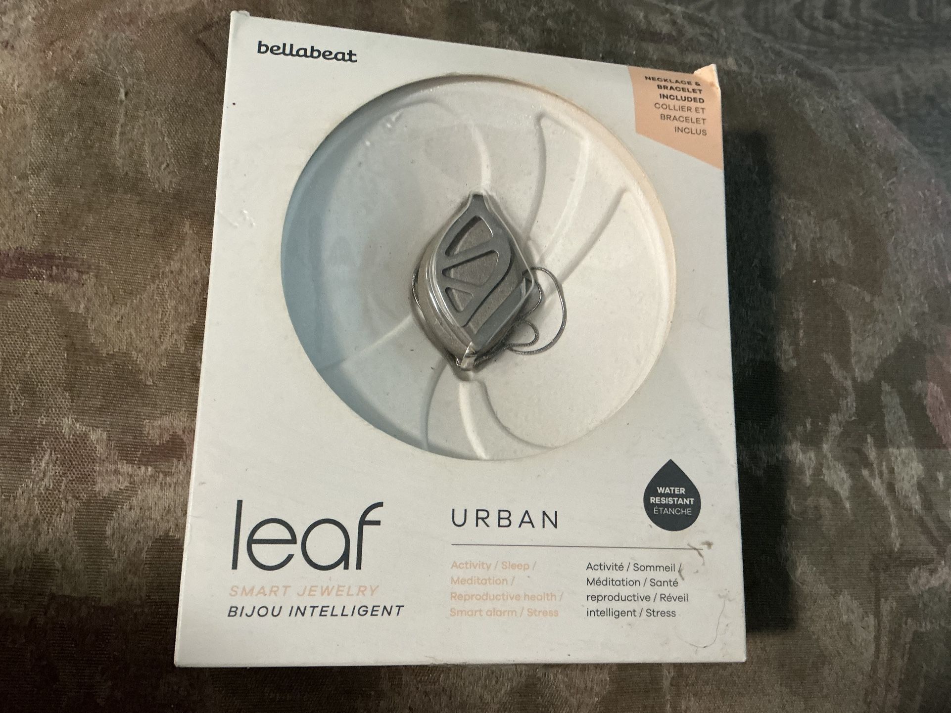 Bellabeat Leaf Urban smart jewelry wellness tracker