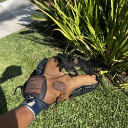Rawlings Baseball Glove