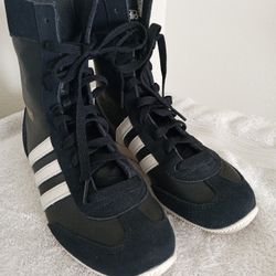 Adidas Women's Japan Shoe Size 6.5 Fits Like A  Size 7 Excellent Condition 