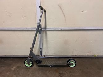 Mongoose scooter