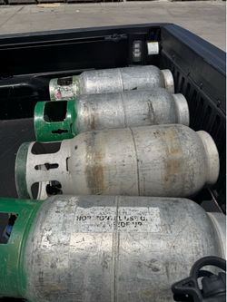 Forklift propane tanks