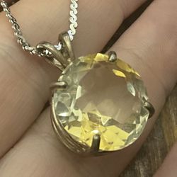 Vintage large citrine pendant with a 16 in.² silver chain