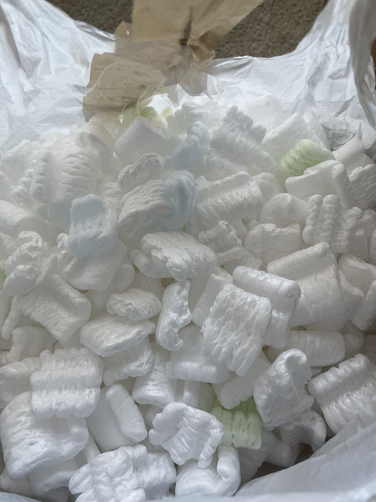 Nice Packing Peanuts - Fills About 0.6 Cu Ft