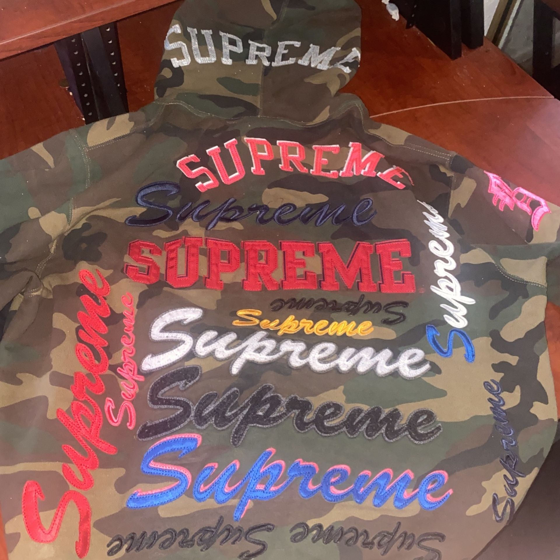 Supreme Hoodie Medium