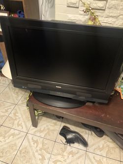 32in TV works good has small line on side!!