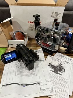 Canon Vixia HFS10a Video Camera and Ikelite Housing
