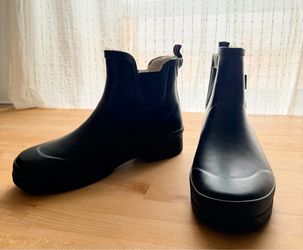 Tretorn Lina Faux-Fur Lined Chelsea Rain Boots – Women’s 10 – Black