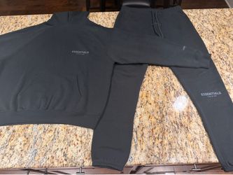 Fear of God Essentials ( Size L )