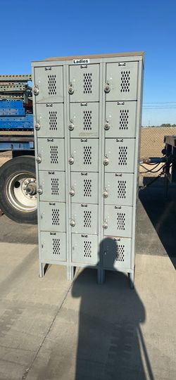 Lockers storage