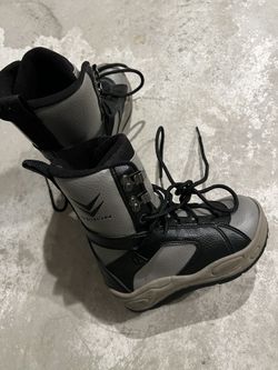 Snowboard Boots🔥. Youth Size 1