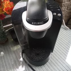 Working Black Keurig $25 Or Best Offer Accepting First Offer To Pick Up