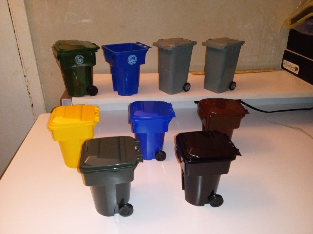 Rehrig Mini Desktop Trash Bins Cans Read Description 