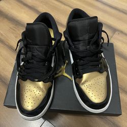 Sz 10M. USED Air Jordan 1 Low  Gold toe 