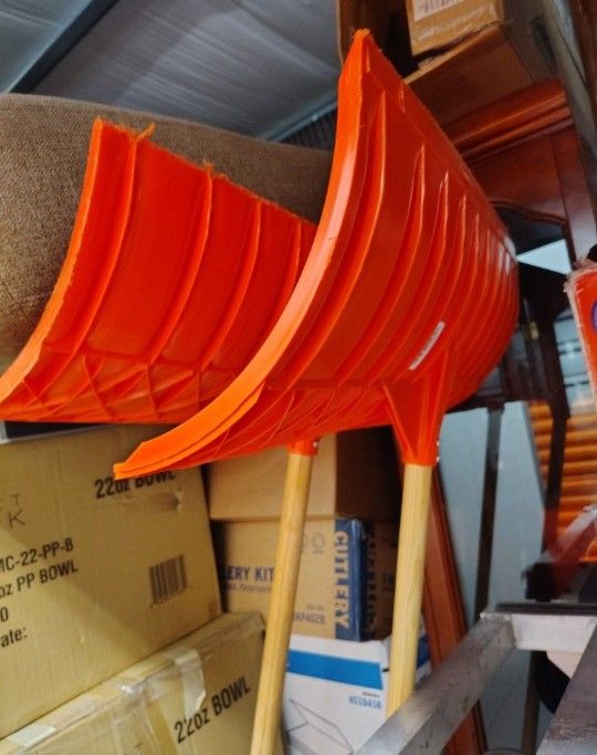 Bigfoot Snow Shovel