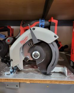 Milwaukee M18 CORDLESS CIRCULAR SAW 6-1/2 in.
