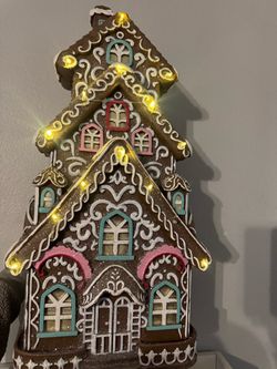 Gingerbread House Decoration