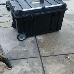 dewalt storage tool box 38in 