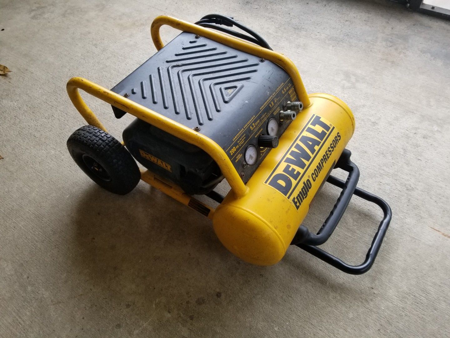 Dewalt Emglo compressor