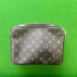 Louis Vuitton Messenger Bag 2019