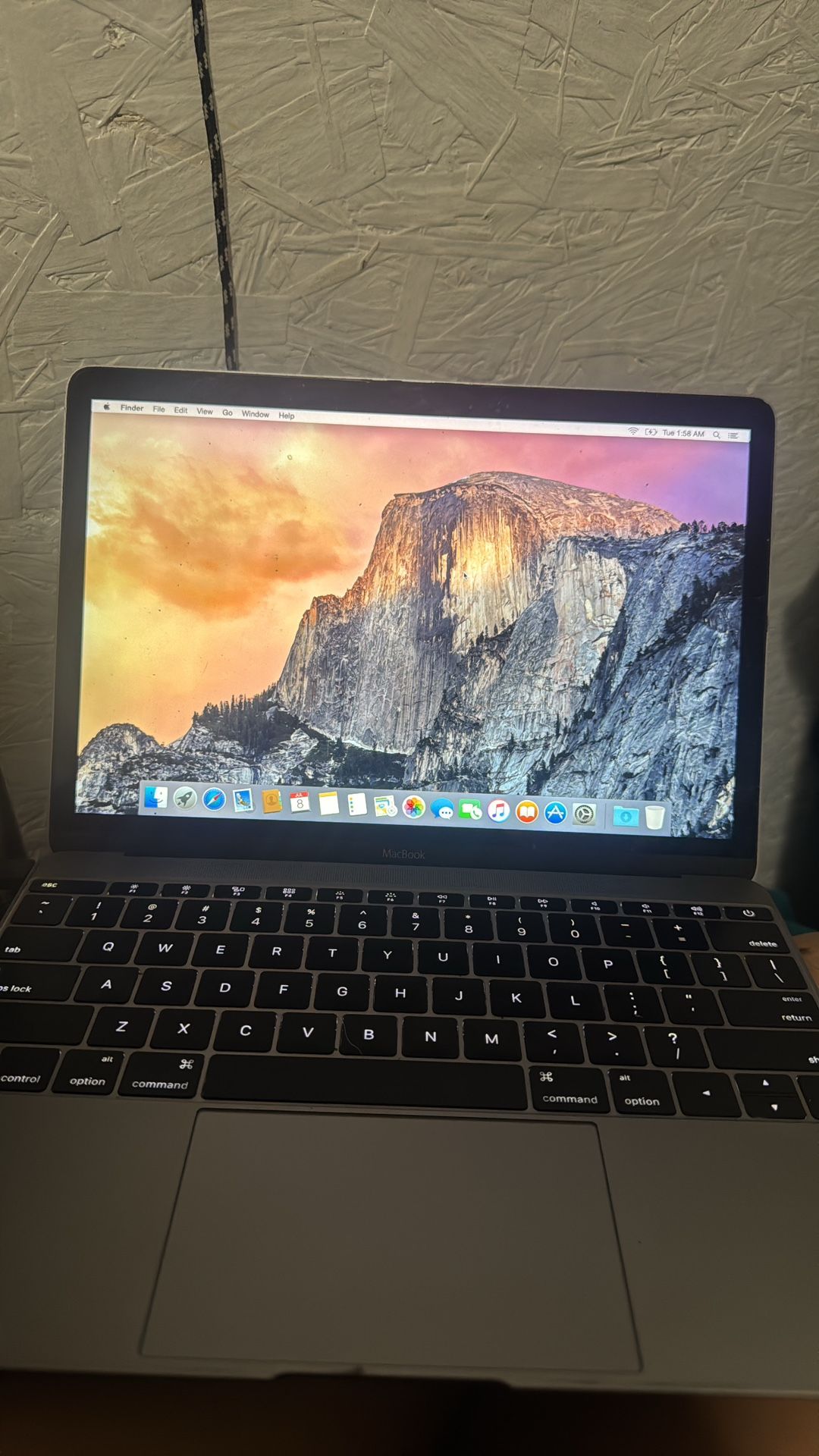 MacBook