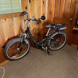 Globe Carmel Women's Bike 26"