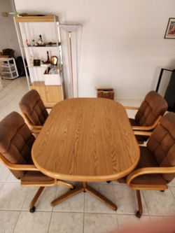 Dinning Room Table with 4 chairs