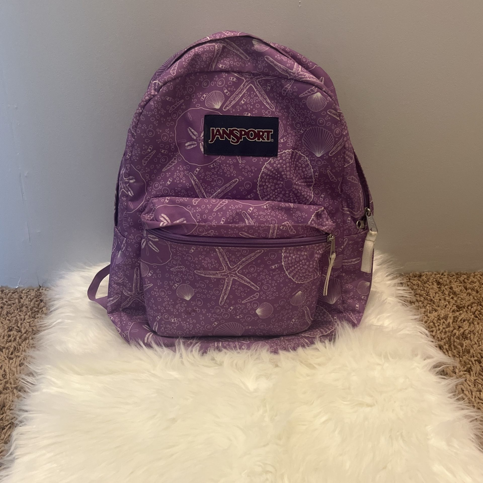 Jansport Girls/Ladies Backpack Very Pretty , No Rips Or Tears , Zippers Work Perfectly Asking $8