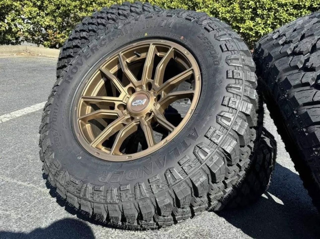 17 inch Ford F-150 wheels M/T tires expedition Raptor rims f150