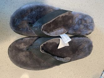 Men’s Ugg flip Flops size 10