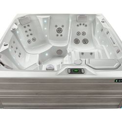 2023 Hot Spring Limelight Flair - Floor Model - Brand New 6 Person Saltwater Hot Tub